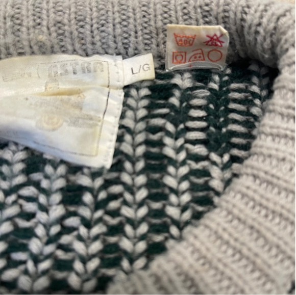 VINTAGE Astra Grey and Green Moose Knit Pullover Winter Christmas Sweater - Picture 7 of 7